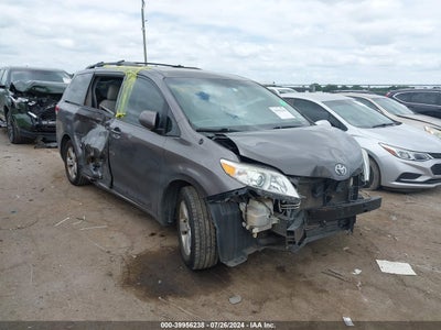 TOYOTA SIENNA 2013