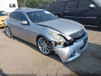 INFINITI JOURNEY 2010