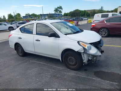 NISSAN VERSA 2015