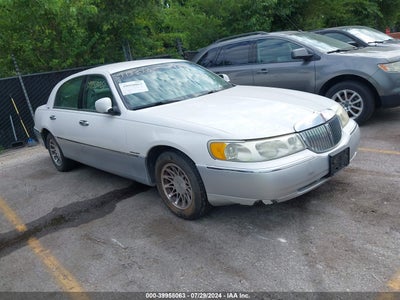 LINCOLN TOWN CAR 2002