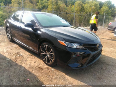 TOYOTA CAMRY 2019