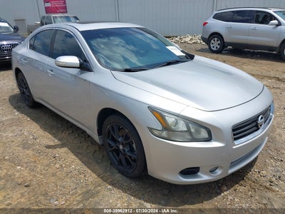 NISSAN MAXIMA 2012
