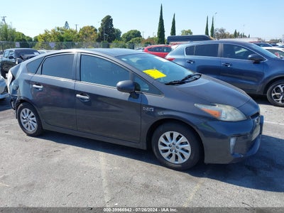 TOYOTA PRIUS PLUG-IN 2013