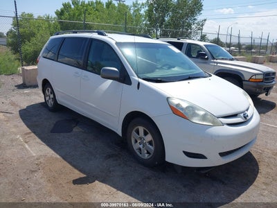 TOYOTA SIENNA 2009