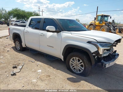 TOYOTA TUNDRA 2024