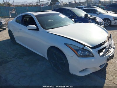 INFINITI JOURNEY 2012