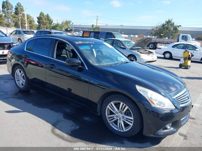 INFINITI JOURNEY 2013