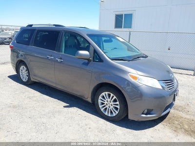 TOYOTA SIENNA 2017