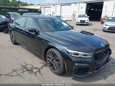 BMW 750 2022