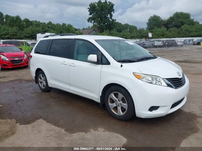 TOYOTA SIENNA 2012