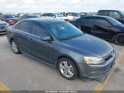 VOLKSWAGEN JETTA HYBRID 2013