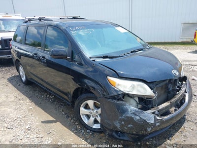 TOYOTA SIENNA 2011