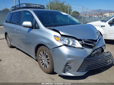 TOYOTA SIENNA 2020