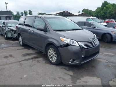 TOYOTA SIENNA 2017