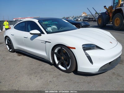 PORSCHE TAYCAN 2023