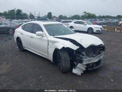 INFINITI M37 2011