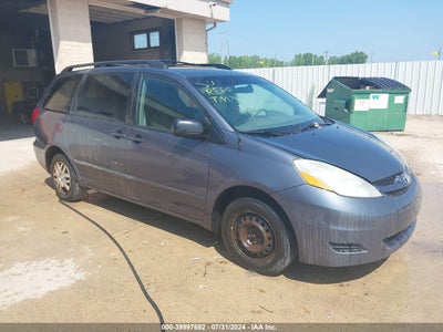 TOYOTA SIENNA 2008