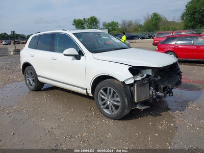 VOLKSWAGEN TOUAREG 2015