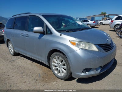 TOYOTA SIENNA 2013