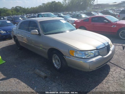 LINCOLN TOWN CAR 2000