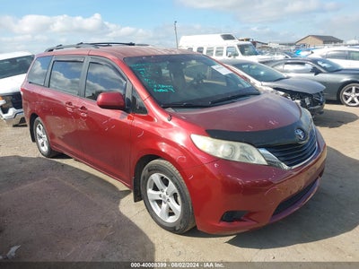 TOYOTA SIENNA LE V6 2011