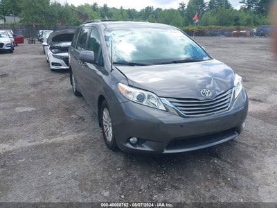 TOYOTA SIENNA 2011