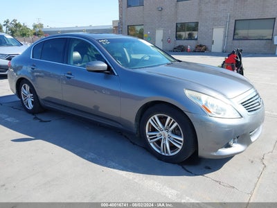 INFINITI JOURNEY 2013