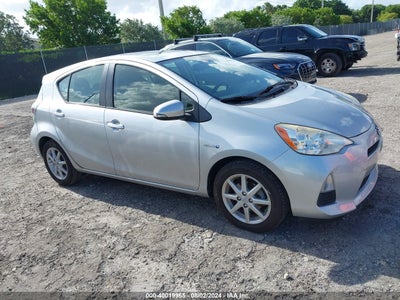 TOYOTA PRIUS C 2014