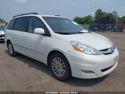 TOYOTA SIENNA 2010