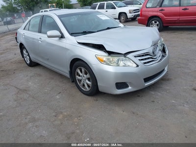 TOYOTA CAMRY 2011