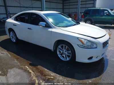 NISSAN MAXIMA 2010
