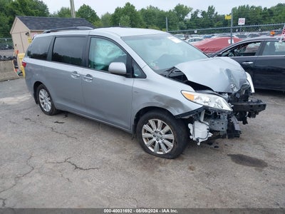 TOYOTA SIENNA 2017