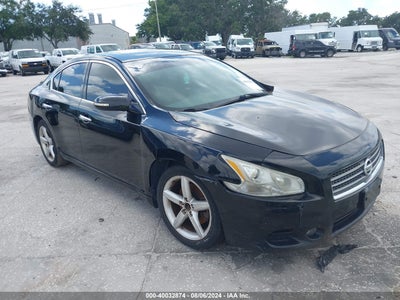 NISSAN MAXIMA 2010