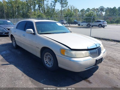 LINCOLN TOWN CAR 2008