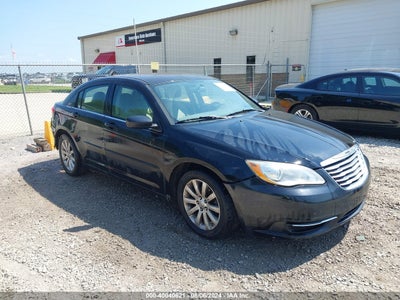 CHRYSLER 200 2013
