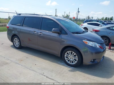 TOYOTA SIENNA 2015