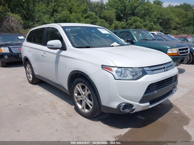 MITSUBISHI OUTLANDER 2015