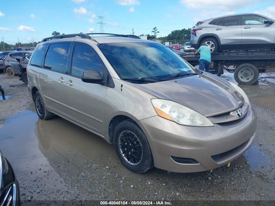 TOYOTA SIENNA 2010
