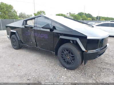 TESLA CYBERTRUCK 2024