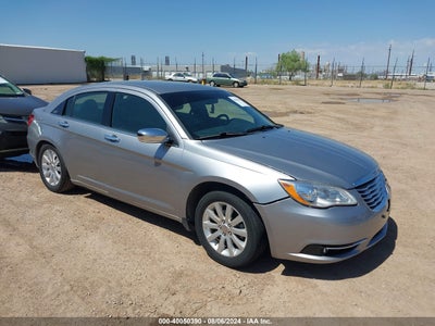 CHRYSLER 200 2013