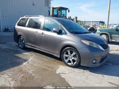 TOYOTA SIENNA 2013