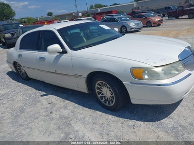 LINCOLN TOWN CAR 2002