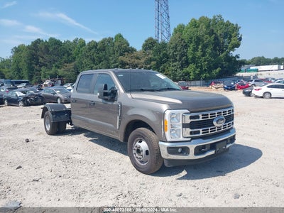 FORD F-350 CHASSIS 2023