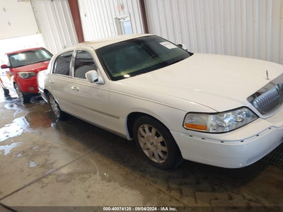 LINCOLN TOWN CAR 2009