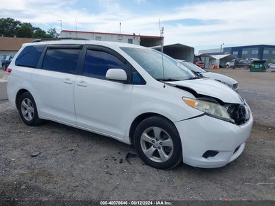 TOYOTA SIENNA 2011