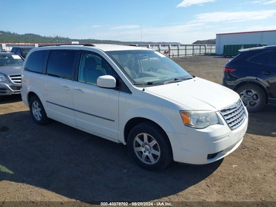 CHRYSLER TOWN & COUNTRY 2020