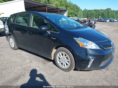 TOYOTA PRIUS V 2012