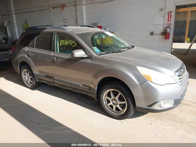 SUBARU OUTBACK 2010