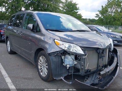 TOYOTA SIENNA 2015