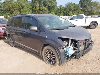 TOYOTA SIENNA 2020